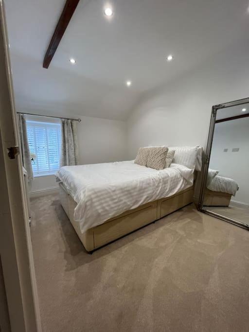 Millstone Cottage Newmillerdam Hill Top Екстер'єр фото
